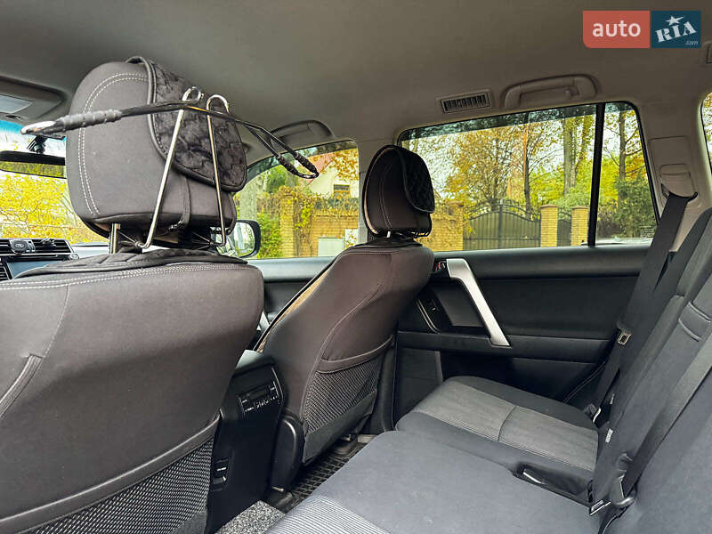 Внедорожник / Кроссовер Toyota Land Cruiser Prado 2018 в Киеве фото 23 Внедорожник / Кроссовер Toyota Land Cruiser Prado 2018 в Киеве