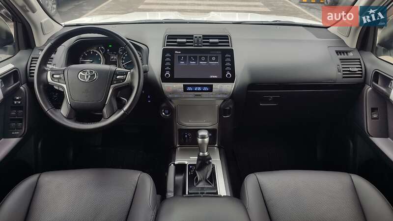 Внедорожник / Кроссовер Toyota Land Cruiser Prado 2021 в Киеве