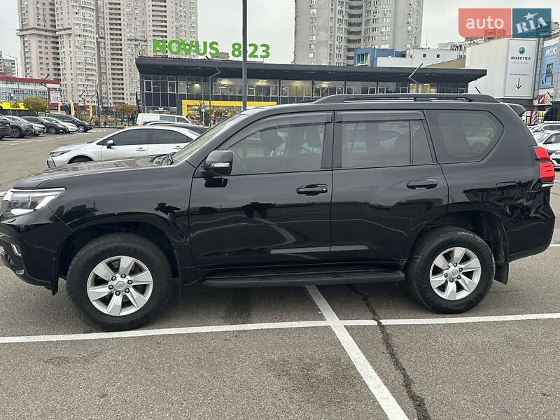 Внедорожник / Кроссовер Toyota Land Cruiser Prado 2017 в Киеве
