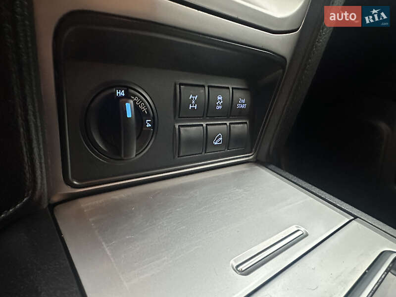 Внедорожник / Кроссовер Toyota Land Cruiser Prado 2017 в Киеве