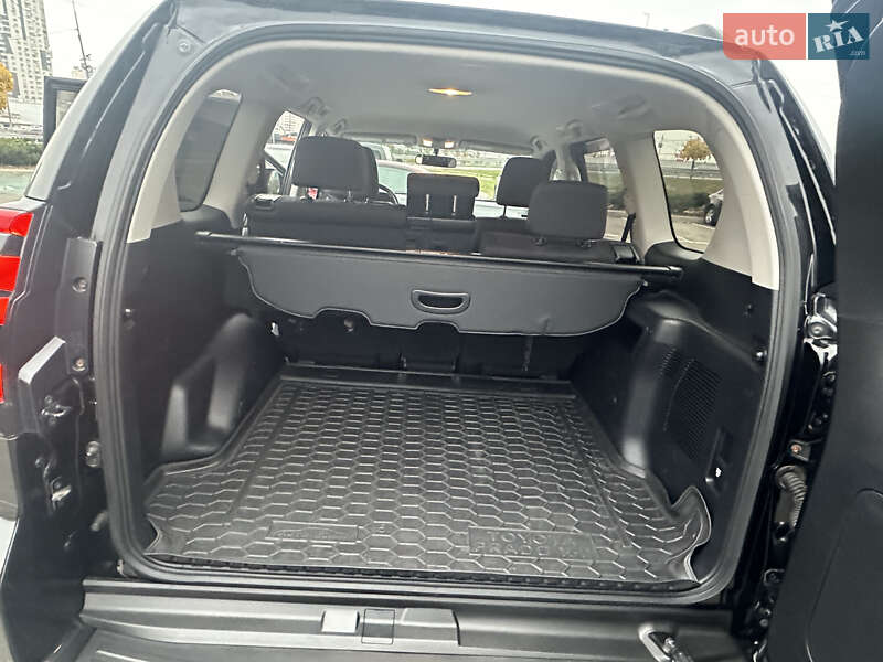 Внедорожник / Кроссовер Toyota Land Cruiser Prado 2017 в Киеве