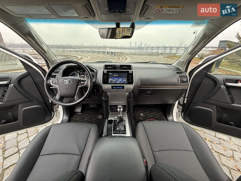 Позашляховик / Кросовер Toyota Land Cruiser Prado 2020 в Києві