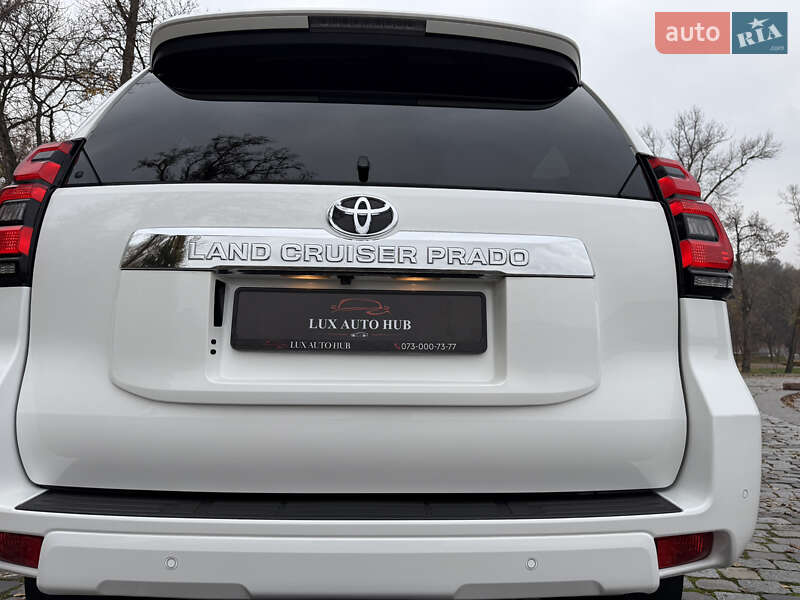 Позашляховик / Кросовер Toyota Land Cruiser Prado 2020 в Києві