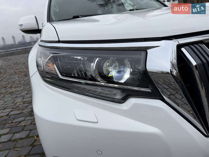 Позашляховик / Кросовер Toyota Land Cruiser Prado 2020 в Києві