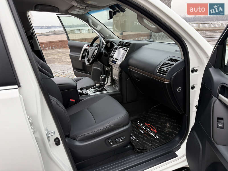 Позашляховик / Кросовер Toyota Land Cruiser Prado 2020 в Києві