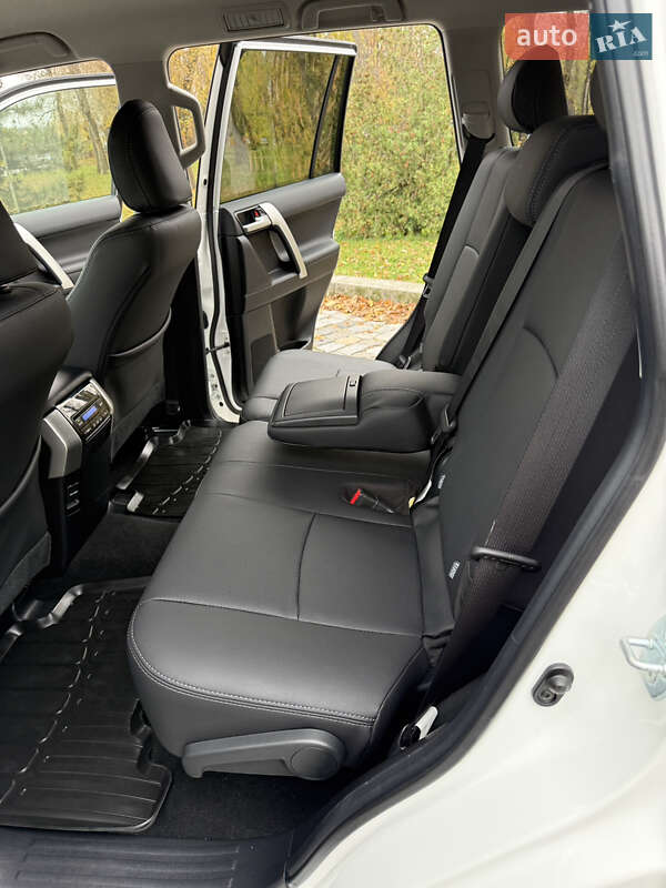 Позашляховик / Кросовер Toyota Land Cruiser Prado 2020 в Києві