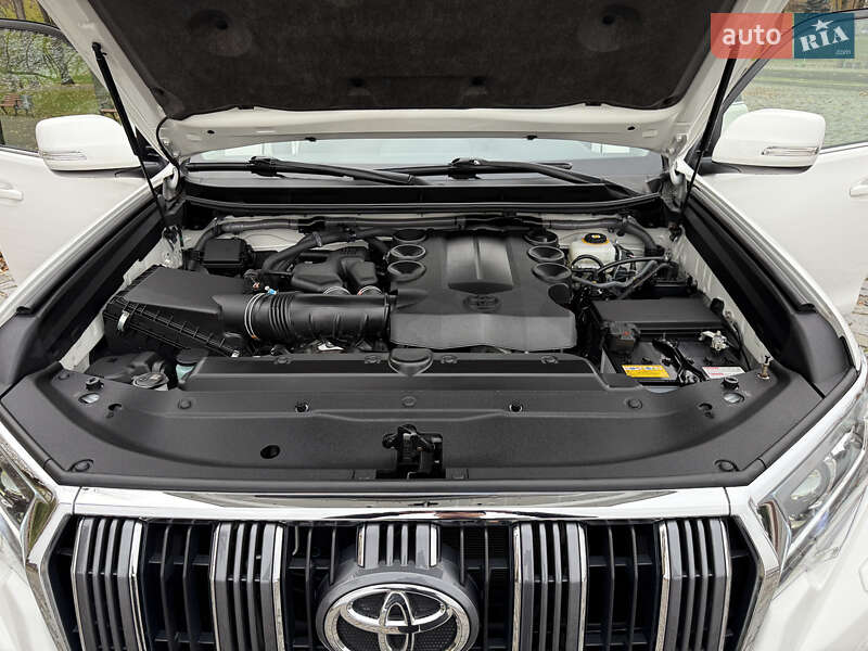 Позашляховик / Кросовер Toyota Land Cruiser Prado 2020 в Києві