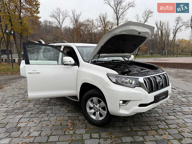Позашляховик / Кросовер Toyota Land Cruiser Prado 2020 в Києві