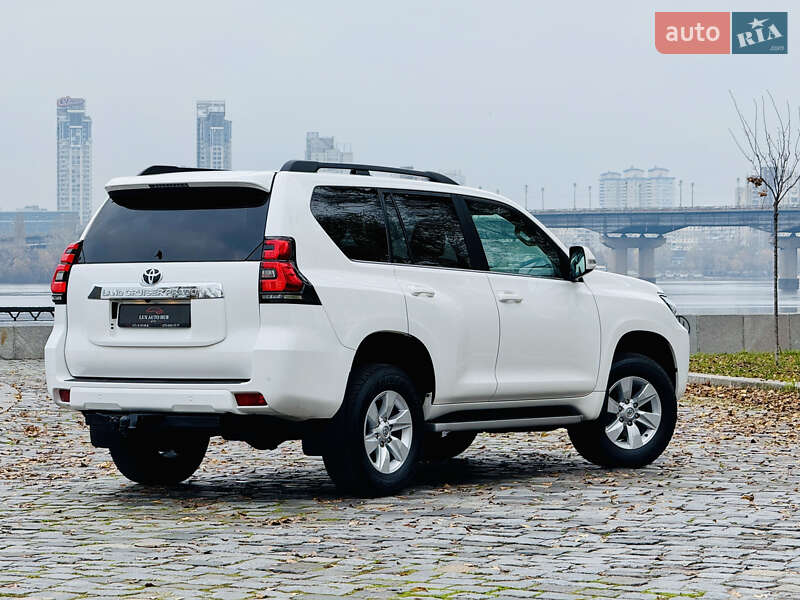 Позашляховик / Кросовер Toyota Land Cruiser Prado 2020 в Києві