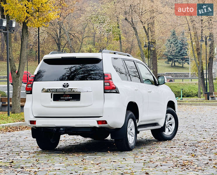 Позашляховик / Кросовер Toyota Land Cruiser Prado 2020 в Києві