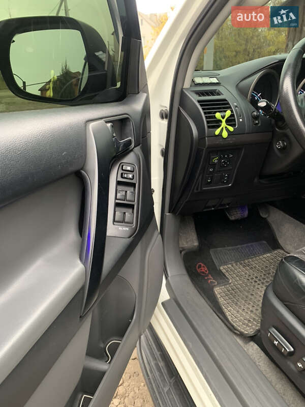 Внедорожник / Кроссовер Toyota Land Cruiser Prado 2010 в Днепре фото 10 Внедорожник / Кроссовер Toyota Land Cruiser Prado 2010 в Днепре