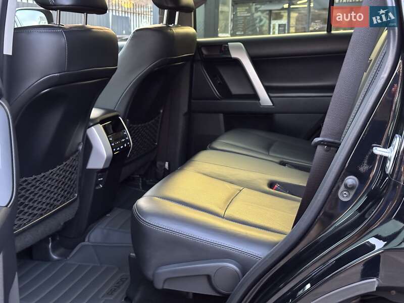 Внедорожник / Кроссовер Toyota Land Cruiser Prado 2019 в Киеве