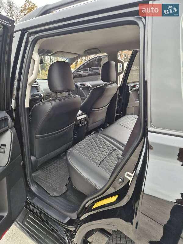 Внедорожник / Кроссовер Toyota Land Cruiser Prado 2017 в Киеве фото 10 Внедорожник / Кроссовер Toyota Land Cruiser Prado 2017 в Киеве