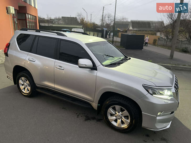 Позашляховик / Кросовер Toyota Land Cruiser Prado 2018 в Миронівці