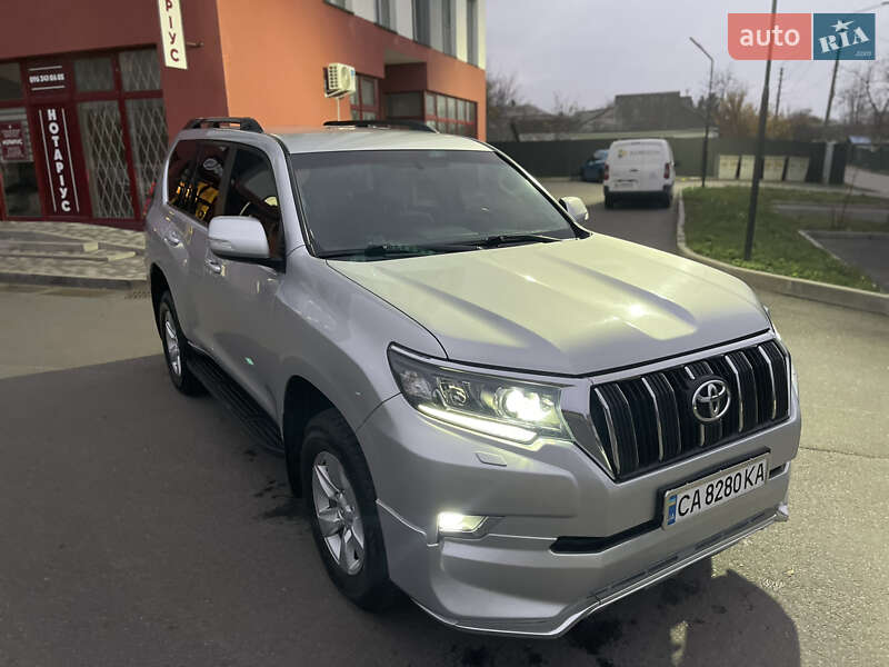 Позашляховик / Кросовер Toyota Land Cruiser Prado 2018 в Миронівці