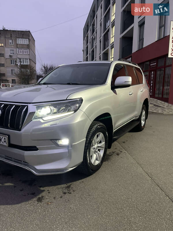 Позашляховик / Кросовер Toyota Land Cruiser Prado 2018 в Миронівці