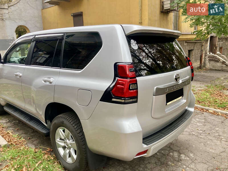 Позашляховик / Кросовер Toyota Land Cruiser Prado 2019 в Дніпрі