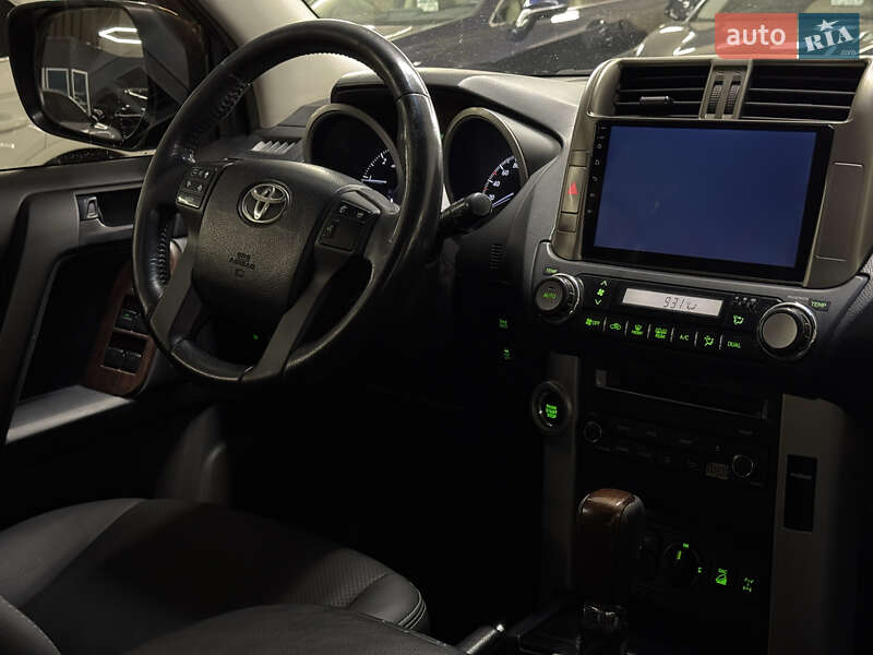 Внедорожник / Кроссовер Toyota Land Cruiser Prado 2010 в Николаеве