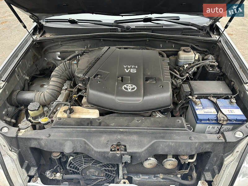 Внедорожник / Кроссовер Toyota Land Cruiser Prado 2008 в Глухове