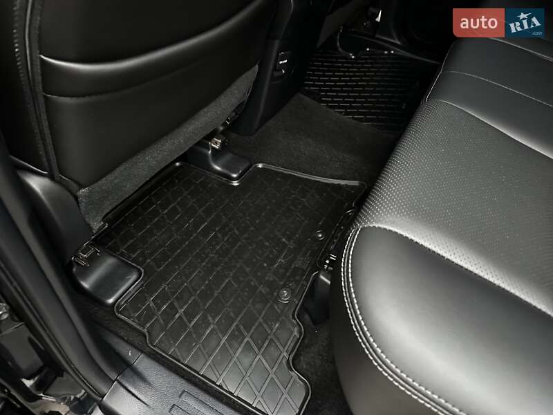 Внедорожник / Кроссовер Toyota Land Cruiser Prado 2019 в Киеве фото 39 Внедорожник / Кроссовер Toyota Land Cruiser Prado 2019 в Киеве