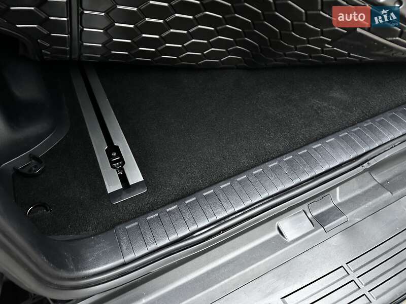 Внедорожник / Кроссовер Toyota Land Cruiser Prado 2019 в Киеве фото 63 Внедорожник / Кроссовер Toyota Land Cruiser Prado 2019 в Киеве