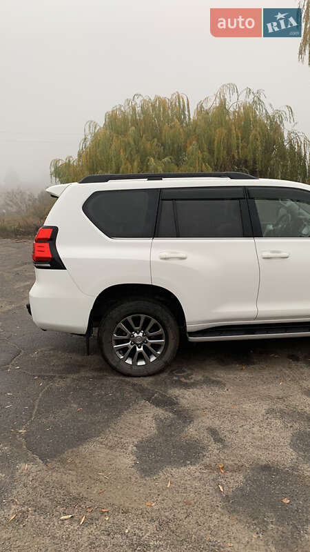 Внедорожник / Кроссовер Toyota Land Cruiser Prado 2019 в Полтаве фото 5 Внедорожник / Кроссовер Toyota Land Cruiser Prado 2019 в Полтаве