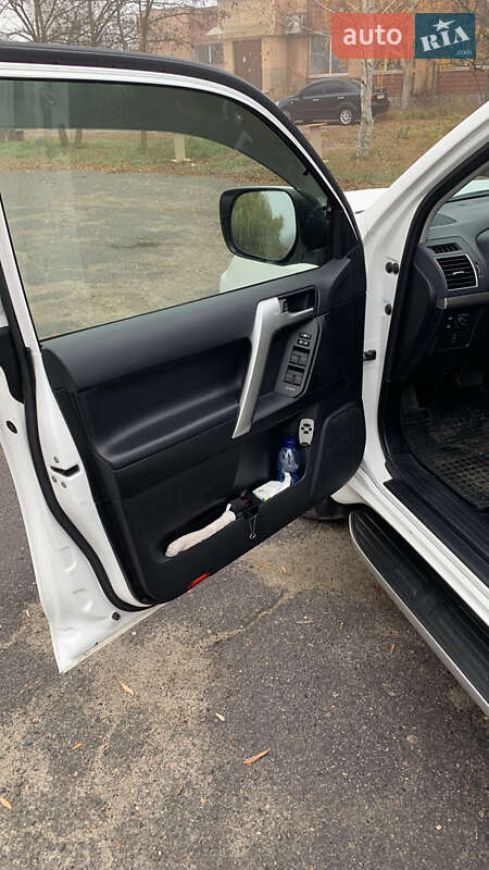 Внедорожник / Кроссовер Toyota Land Cruiser Prado 2019 в Полтаве фото 12 Внедорожник / Кроссовер Toyota Land Cruiser Prado 2019 в Полтаве