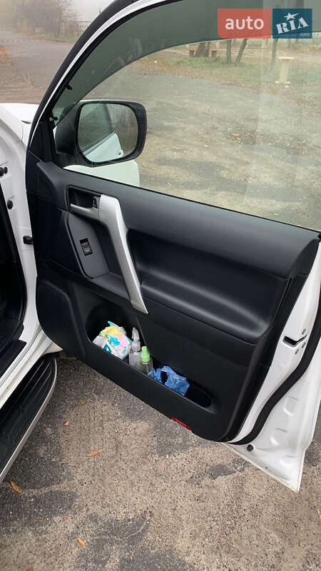 Внедорожник / Кроссовер Toyota Land Cruiser Prado 2019 в Полтаве фото 22 Внедорожник / Кроссовер Toyota Land Cruiser Prado 2019 в Полтаве