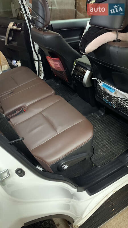 Внедорожник / Кроссовер Toyota Land Cruiser Prado 2019 в Полтаве фото 28 Внедорожник / Кроссовер Toyota Land Cruiser Prado 2019 в Полтаве