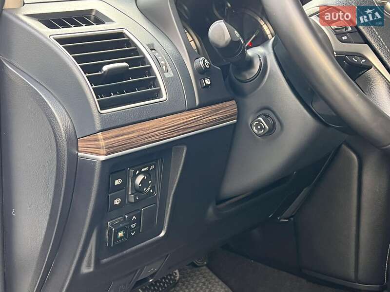 Внедорожник / Кроссовер Toyota Land Cruiser Prado 2019 в Тернополе