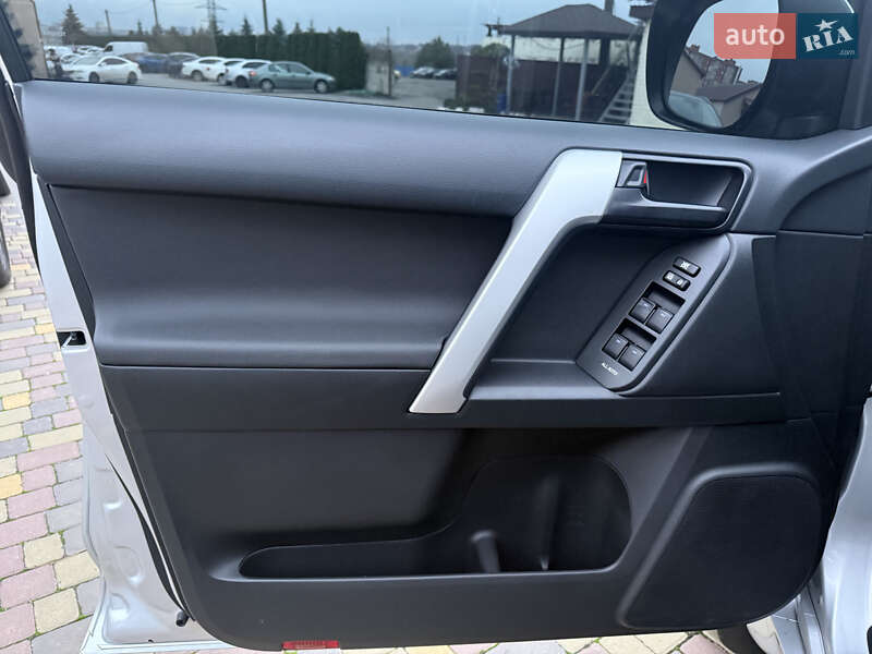 Внедорожник / Кроссовер Toyota Land Cruiser Prado 2021 в Днепре