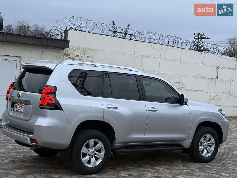 Внедорожник / Кроссовер Toyota Land Cruiser Prado 2021 в Днепре