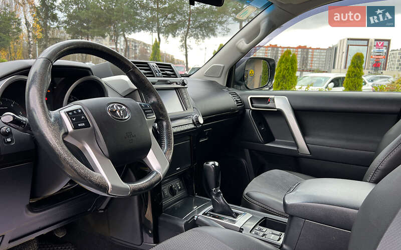 Внедорожник / Кроссовер Toyota Land Cruiser Prado 2013 в Львове
