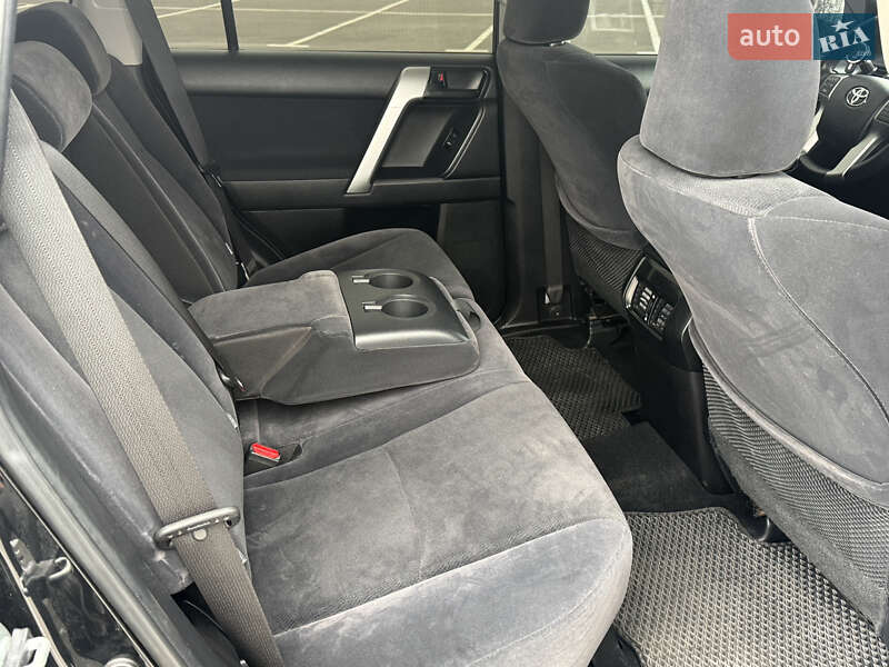 Внедорожник / Кроссовер Toyota Land Cruiser Prado 2017 в Днепре