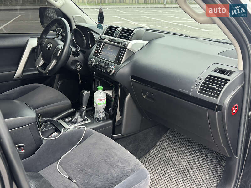 Внедорожник / Кроссовер Toyota Land Cruiser Prado 2017 в Днепре