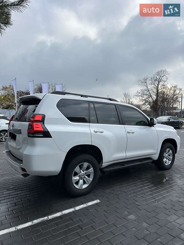 Внедорожник / Кроссовер Toyota Land Cruiser Prado 2018 в Киеве