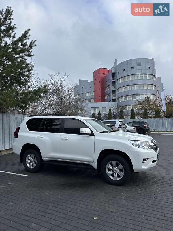 Внедорожник / Кроссовер Toyota Land Cruiser Prado 2018 в Киеве