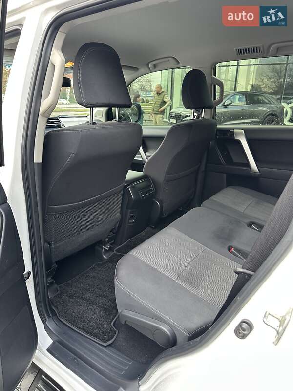 Внедорожник / Кроссовер Toyota Land Cruiser Prado 2018 в Киеве