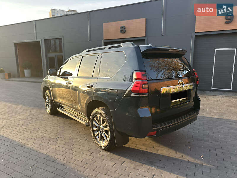 Внедорожник / Кроссовер Toyota Land Cruiser Prado 2018 в Киеве
