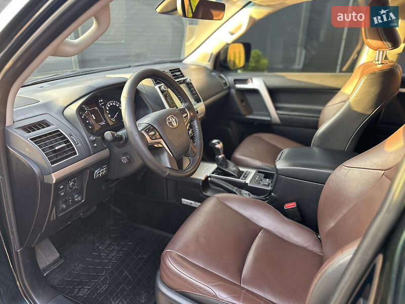 Внедорожник / Кроссовер Toyota Land Cruiser Prado 2018 в Киеве