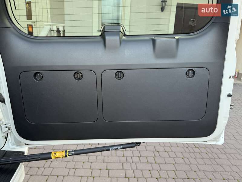 Внедорожник / Кроссовер Toyota Land Cruiser Prado 2022 в Ровно фото 23 Внедорожник / Кроссовер Toyota Land Cruiser Prado 2022 в Ровно