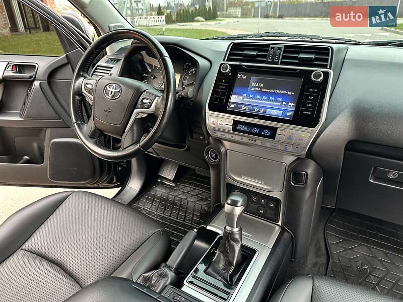 Внедорожник / Кроссовер Toyota Land Cruiser Prado 2019 в Киеве фото 41 Внедорожник / Кроссовер Toyota Land Cruiser Prado 2019 в Киеве
