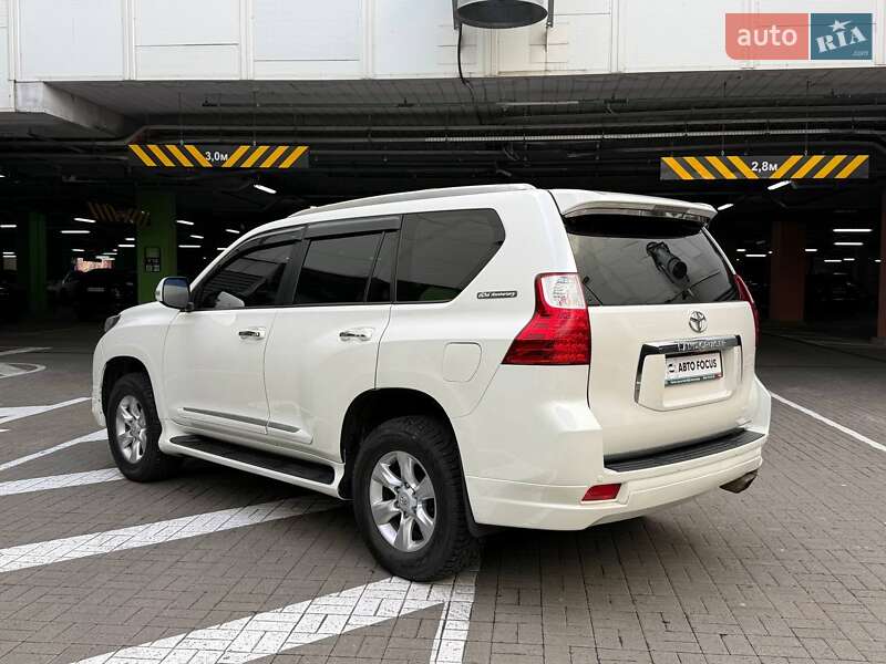 Внедорожник / Кроссовер Toyota Land Cruiser Prado 2012 в Киеве