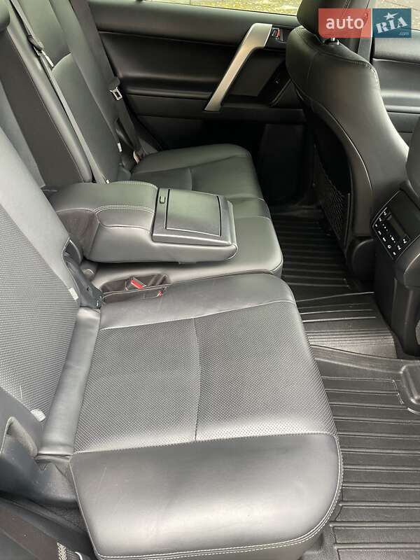 Внедорожник / Кроссовер Toyota Land Cruiser Prado 2019 в Виннице фото 49 Внедорожник / Кроссовер Toyota Land Cruiser Prado 2019 в Виннице