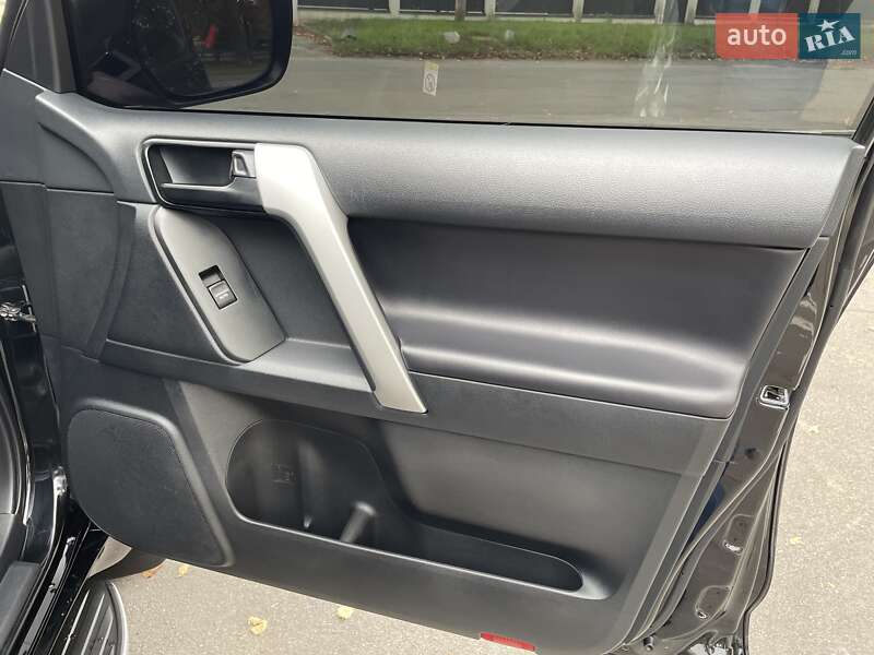 Внедорожник / Кроссовер Toyota Land Cruiser Prado 2019 в Виннице фото 52 Внедорожник / Кроссовер Toyota Land Cruiser Prado 2019 в Виннице