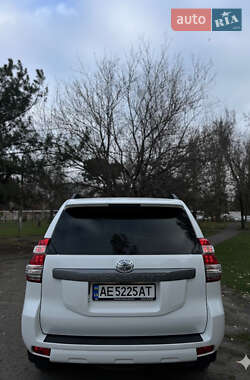 Внедорожник / Кроссовер Toyota Land Cruiser Prado 2014 в Днепре
