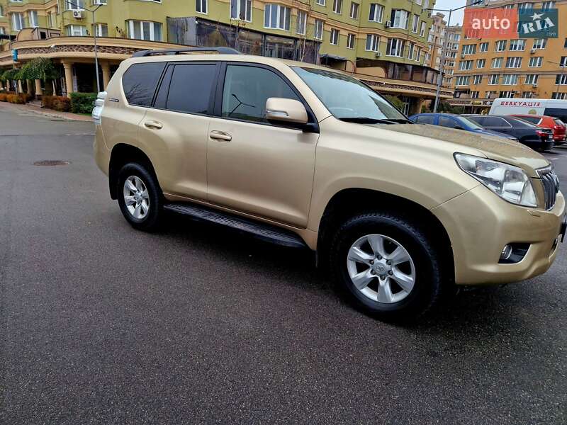 Внедорожник / Кроссовер Toyota Land Cruiser Prado 2012 в Киеве фото Внедорожник / Кроссовер Toyota Land Cruiser Prado 2012 в Киеве
