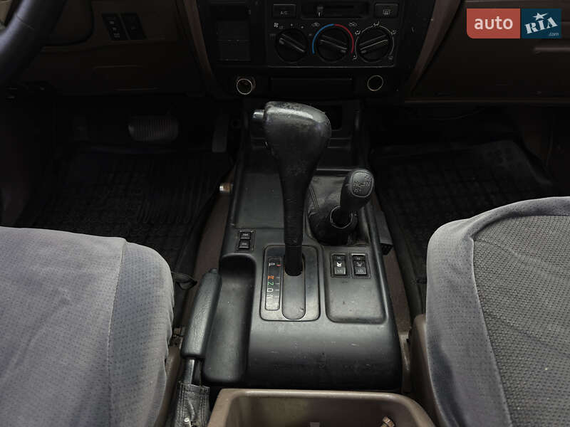 Внедорожник / Кроссовер Toyota Land Cruiser Prado 2000 в Киеве