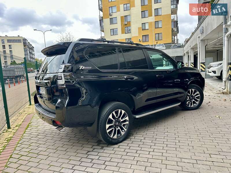 Позашляховик / Кросовер Toyota Land Cruiser Prado 2022 в Києві