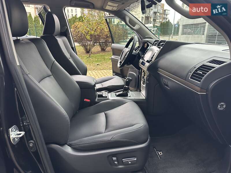 Позашляховик / Кросовер Toyota Land Cruiser Prado 2022 в Києві